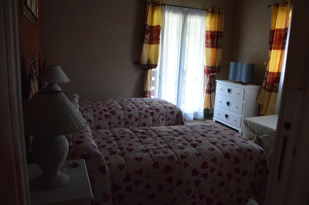 كاستليوني دي بيبولي B&B La Piazzetta الغرفة الصورة