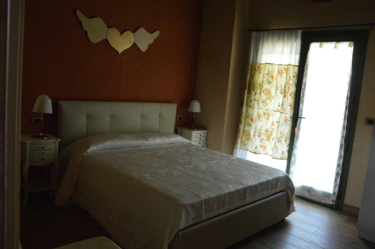 كاستليوني دي بيبولي B&B La Piazzetta المظهر الخارجي الصورة