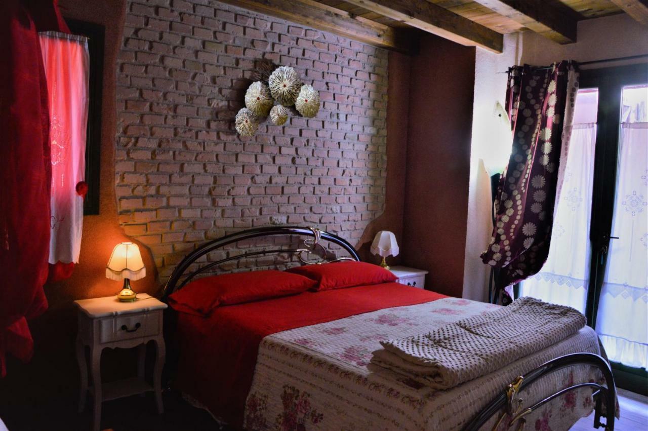 كاستليوني دي بيبولي B&B La Piazzetta المظهر الخارجي الصورة